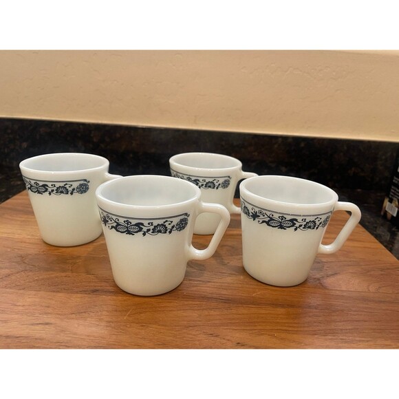 Pyrex Other - 4 vintage Pyrex old town coffee cups